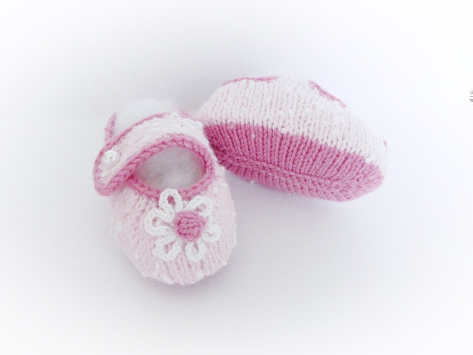 Knitted Shoes, Baby Girl Slippers, Pink Shoes, www.starbabyknitwear.com