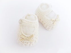 Baby Girl shoes, booties by StarBaby Knitwear, www.starbabyknitwear.com